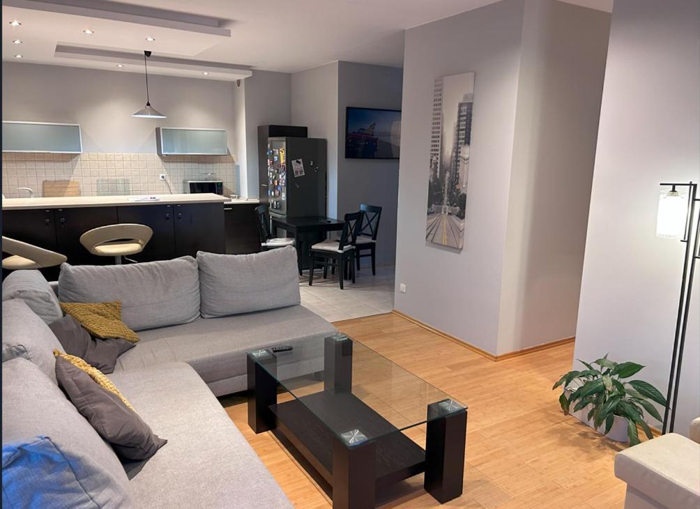 Апартаменты Apartament W Wesolej Варшава Экстерьер фото